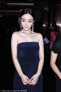 李小璐的性感照片大全,光影流转，魅力无限