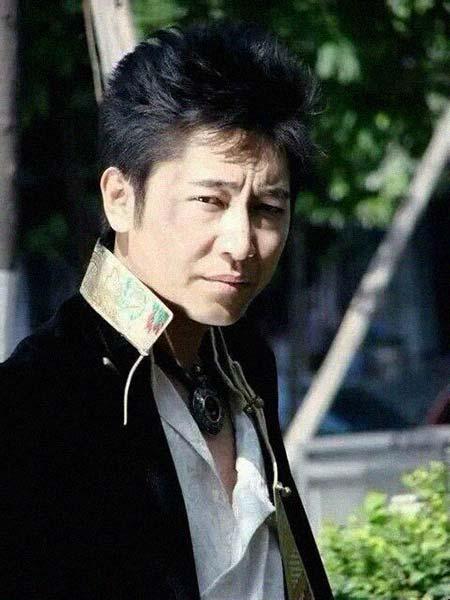 根呷的个人资料,探寻藏地传奇，揭秘高原英雄的传奇人生